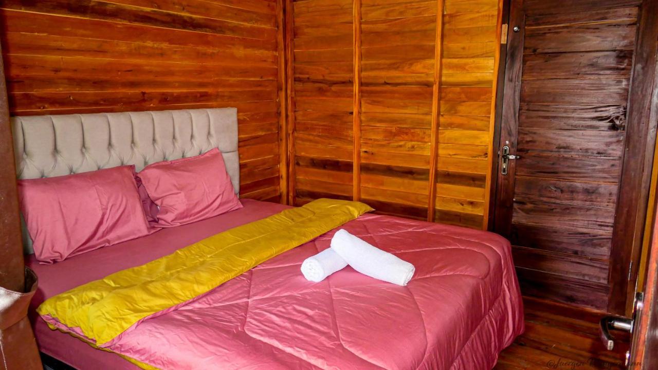 Mandalika Queen Hostel Kuta  エクステリア 写真
